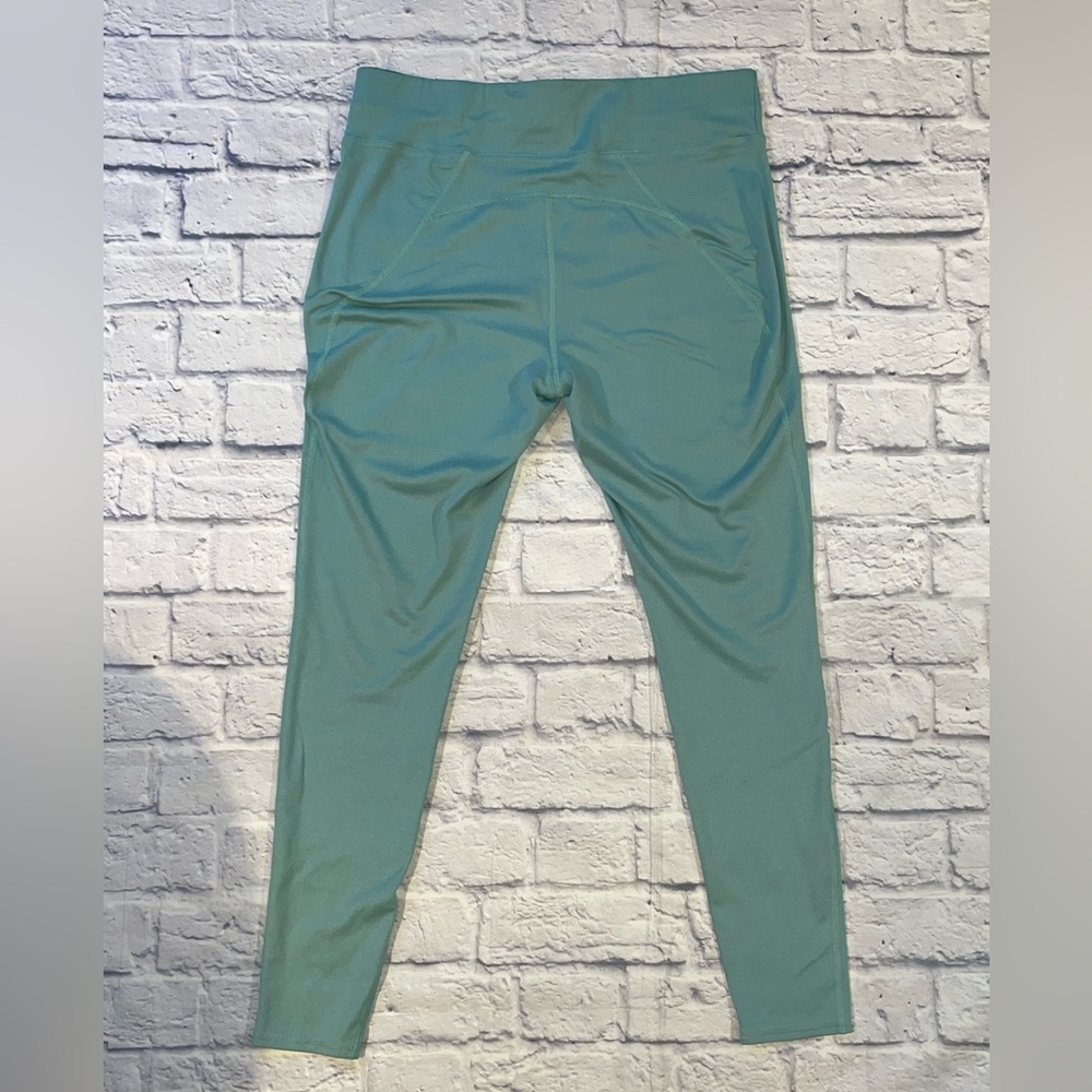L.L.Bean Midweight Base Layer Pants. Large - Picture 2 of 5